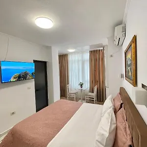 https://hostel-fredi.albaniahotels.org